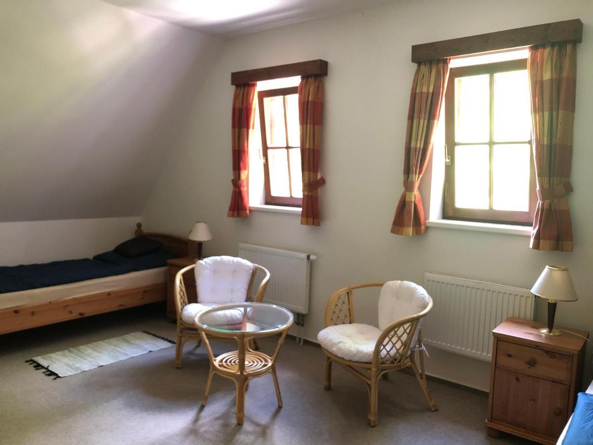 Mala Svata Hora - Penzion & Restaurace Mníšek pod Brdy Zewnętrze zdjęcie