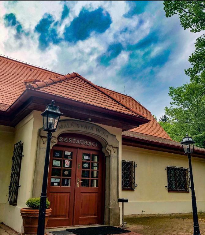 Mala Svata Hora - Penzion & Restaurace Mníšek pod Brdy Zewnętrze zdjęcie